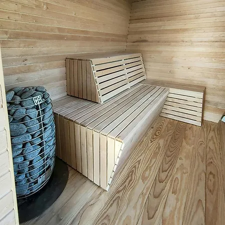Architectural Tiny House With Sauna Near *